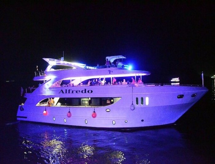 romantic-sunset-dinner-cruise-sharm-el-sheikh