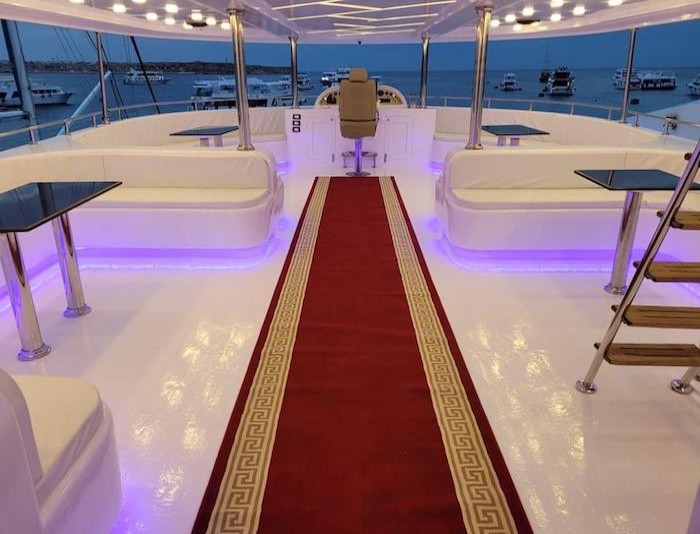 romantic-sunset-dinner-cruise-sharm-el-sheikh